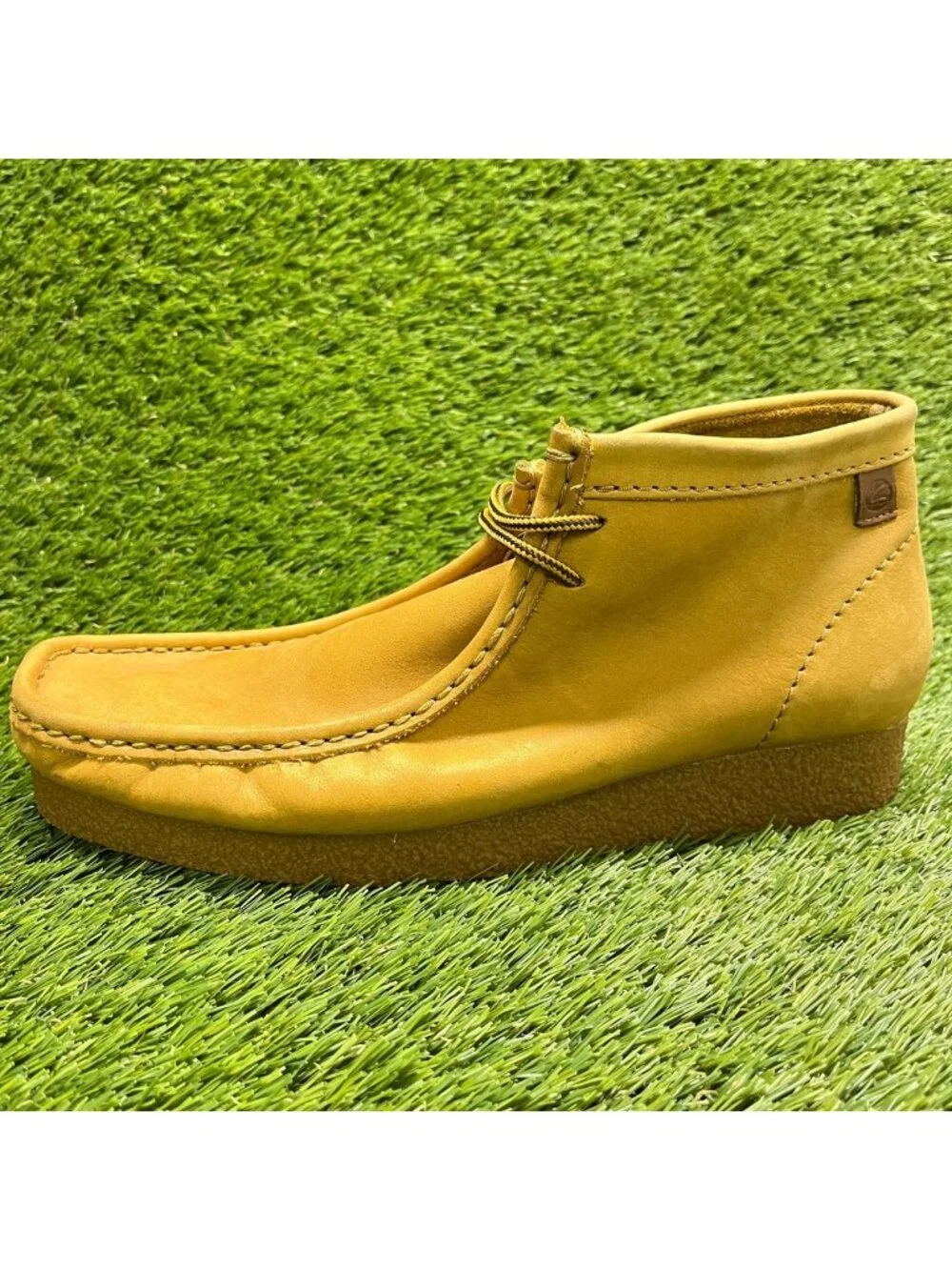 Clarks Shacre Mens Size 10.5 Wheat Leather Casual Classic Moc-Toe Chukka Boots